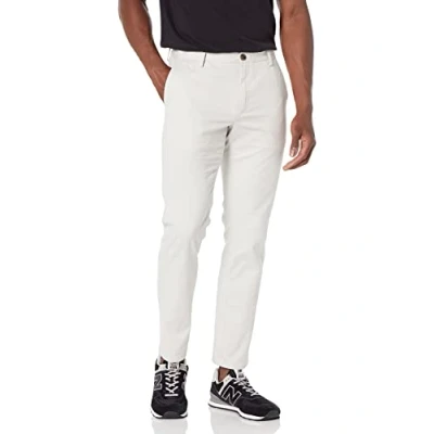 Immagine di Amazon Essentials Chino Senza Pinces Anti Grinze Slim Uomo, Argento, 36W / 28L