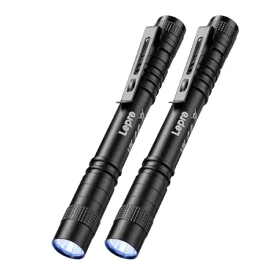 Immagine di Lepro Torcia UV 365nm(2 Pezzi),Ultravioletti a Luce Nera per Rilevatore di Urina Cane/Gatto,Lampada LED Portatile Resina Polimerizzata,Mini con Clip,2 Batterie AAA (Non Incluso)
