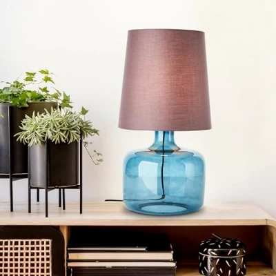 Immagine di lampada da tavolo blu scuro con paralume in tessuto decorativa interruttore a cavo intermedio 57 cm di altezza e 30 diametro presa E27 max. 60 W vetro/tessuto