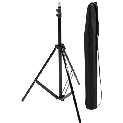 Immagine di Amazon Basics Supporto per Illuminazione Fotografica in Alluminio da 2.04m con Custodia Foto Studio ed Esterna, 1.22kg, Carico Massimo 3.17kg, Regolabile, Portatile, Confezione 1 Nero