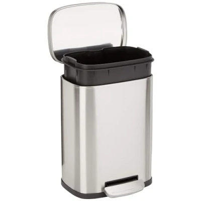Immagine di Amazon Basics Pattumiera rettangolare, piccola, antimacchia, chiusura ammortizzata, acciaio inox spazzolato, 5 l, finitura in nichel satinato, 18,5 x 21,6 30 cm (lunghezza larghezza altezza)