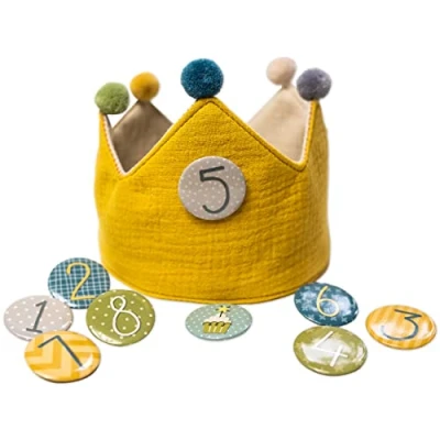 Immagine di Papierdrachen corona di compleanno in mussola con numeri giallo per il dei bambini bottoni da 1 a 8 cappello decorativo feste ragazzi e ragazze