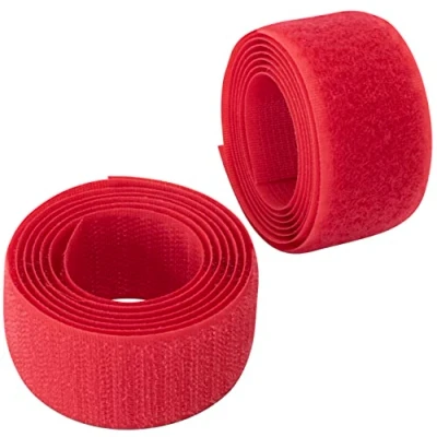 Immagine di Aerzetix C65960 Nastro/rotolo di scratch 30mm 1 metro auto aggrappante organizer/fermacavo striscia aggancio sacchetto indumento cinghia colore: rosso lampone in poliammide e poliestere