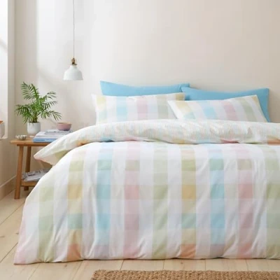Immagine di Catherine Lansfield Set copripiumino reversibile per letto king size con federe, motivo a quadri, colore pastello