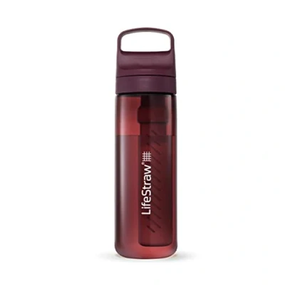 Immagine di LifeStraw Go Series Borraccia con filtro acqua senza BPA per viaggi e uso quotidiano. Rimuove batteri, parassiti microplastiche, migliora il sapore, 650ml, Merlot Away (rosso)