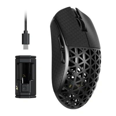 Immagine di ATTACK SHARK R5 Ultra Mouse da Gioco Wireless HyperSpeed in Fibra di Carbonio, Ultraleggero 39g, Griptape, 2,4G/BT/USB C, Sensore PAW3950MAX, Frequenza Polling 8KHz, 42KDPI, Win/Mac Nero