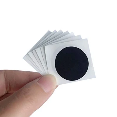 Immagine di 55 Pezzi NFC Tags Nero NTAG215 Adesivi, Chip Tag Sticker Rotondi 504 Bytes Programmabili, Compatibile con TagMo e Amiibo, Adatta a Tutti gli Smartphone Dispositivi Abilitati