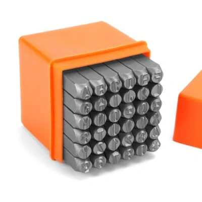 Immagine di QWORK® Set di numeri da 36 pezzi, lettere 6 mm a Z, 0 9, simboli &amp;, punzoni in metallo per metallo, plastica, legno e pelle