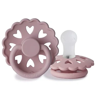 Immagine di FRIGG Fairytale Confezione da 2 ciucci Ciuccio in silicone Senza BPA Prodotto Danimarca Tettarella simmetrica a ciliegia (Twilight Mauve/Primrose, Taglia 1 (0 6 Mesi))