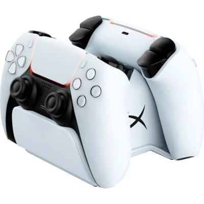Immagine di HyperX ChargePlay Duo, Stazione di ricarica simultanea per 2 controller Playstation 5 DualSense senza filo, Base appesantita e stabile, Spina alimentazione inglese (UK), 5, Bianco