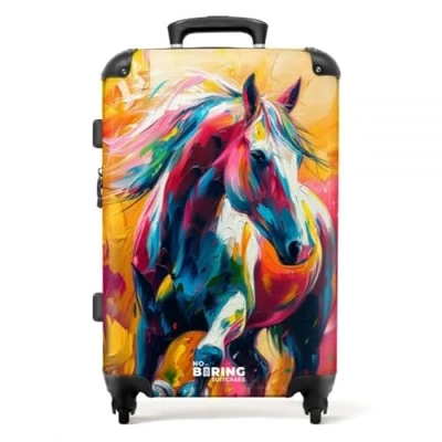 Immagine di NoBoringSuitcases.com © Valigia rigida con ruote Trolley medio grande Llucchetto TSA (Opera d&#039;arte a olio di un cavallo al galoppo), (Valigia media 67x43x25 cm)