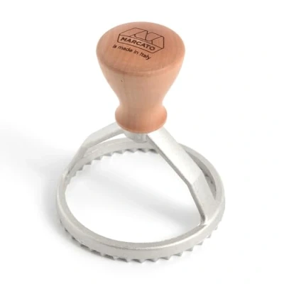 Immagine di Marcato Stampo per Ravioli e Biscotti, Forme Ravioli, Formine in Legno Massello Alluminio Prossofuso, Stampino Rotondo da 80 mm