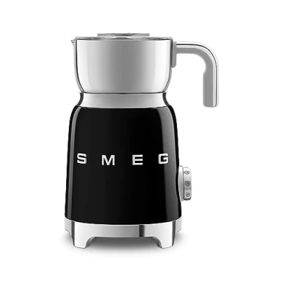 Immagine di Smeg, Montalatte Multifunzione MFF11BLEU, con Sistema ad Induzione, 6 Programmi Preimpostati, Una funzione Manuale, Caraffa Removibile da 600 ml, Tappo Misuratore, Avvolgicavo Integrato, 500W, Nero