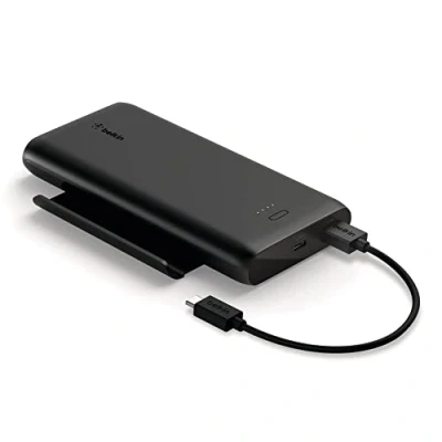Immagine di Belkin Boost Charge Batteria Esterna per il gaming con Supporto (Power Bank Portatile 10K Retrattile Smartphone, due Porte a Ricarica Rapida USB C e A), Nero