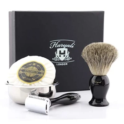 Immagine di De Rasoio di Sicurezza Set Regalo With 4 Diversi Oggetto in Nero (Nero Pennello da Barba Tasso, (Lame Non Incluse),