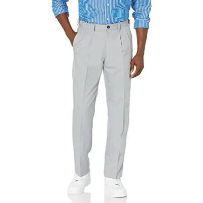 Immagine di Amazon Essentials Pantaloni da Abito con Pinces Vita Espandibile in e Vestibilità Classica Uomo, Grigio Chiaro, 32W / 32L