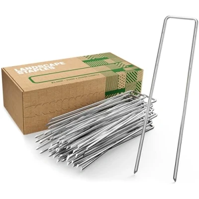 Immagine di GardenGloss® Picchetti in Acciaio Zincato (100 Pezzi) per Telo di Pacciamatura, Recinzione e Camping 150mm Lunghezza, 30mm Larghezza, Ø 3mm