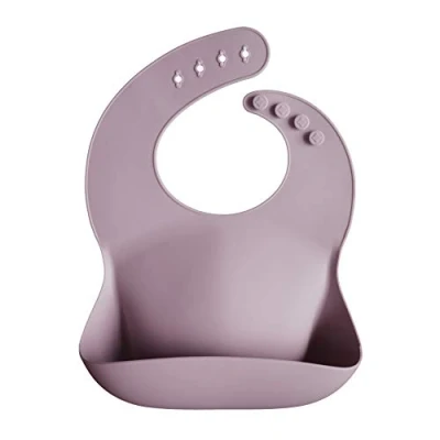 Immagine di mushie Bavaglino Silicone Impermeabile Regolabile Facile da Pulire 4 Misure Regolabili con tasca Frontali Profonde Senza BPA articoli per neonati &amp; bambini Pale Terazzo