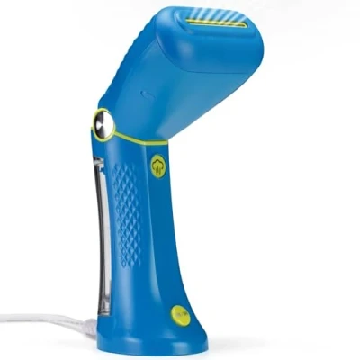 Immagine di Conair GSC24BLE Stiratore verticale da viaggio con vapore potente, multi voltaggio, testina regolabile, 20g/min, serbatoio 80ml, appendino pieghevole incluso, cavo 2.4m, blu
