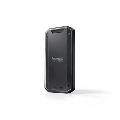 Immagine di SanDisk Professional 2 TB SSD PRO G40, fino a 3000 MB/s, unità stato solido esterna, Thunderbolt 3 (40 Gbps), USB C (10 Gbps) Ultra robusta resistenza alla polvere/acqua IP68. Formattato exFAT