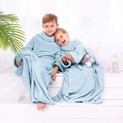 Immagine di DecoKing Coperta con Maniche per Bambini in Microfibra Poliestere Azzurro 90 x 105 cm Lazy Kiddo
