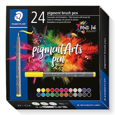 Immagine di Staedtler Pigment Arts Pennarelli Indelebili in Fibra, Punta Fine Adatti per Gran Parte delle Superfici, Marker ad Asciugatura Rapida Resistenti alla Luce, Colori Assortiti 24 Pezzi
