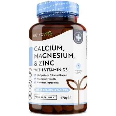 Immagine di Calcio Magnesio Zinco e Vitamina D3 365 Compresse Vegetariane Integratore di ad Alto Dosaggio Fornitura per 6 Mesi le Ossa Prodotto nel Regno Unito da Nutravita