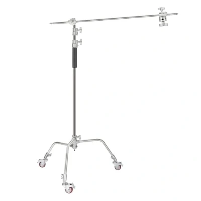 Immagine di NEEWER C Stand Stativo Luce con Ruote in Metallo 100% Pro, Altezza Max 330cm Supporto Riflettore Regolabile Braccio Boom da 120cm e 3 per Video Studio Fotografico, Monoluce, ecc.