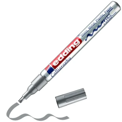Immagine di edding 753 Pennarello Indelebile per Calligrafia a Vernice Lucida, Argento, 1 Pennarello, Punta Calligrafica 2,5 Mm, Impermeabile, Altamente Coprente, Scrapbooking, Scrittura Mano