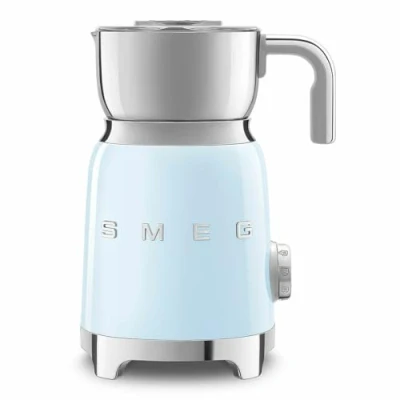 Immagine di Smeg, Montalatte Multifunzione MFF11PBEU, con Sistema ad Induzione, 6 Programmi Preimpostati, Una funzione Manuale, Caraffa Removibile da 600 ml, Tappo Misuratore, Avvolgicavo Integrato, 500W, Azzurro