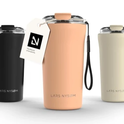 Immagine di LARS NYSØM Tazza Termica Per caffè Thermo Coffee Mug to Go con Cinturino &amp; Coperchio in Tritan 500ml da Viaggio Senza BPA 0,5 Litri Isolamento e tè (Creamy Peach, 500ml)