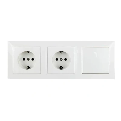 Immagine di Base schuko da incasso e interruttore singolo serie classica colore bianco 16 A/250 V (2 prese 1 interruttore)