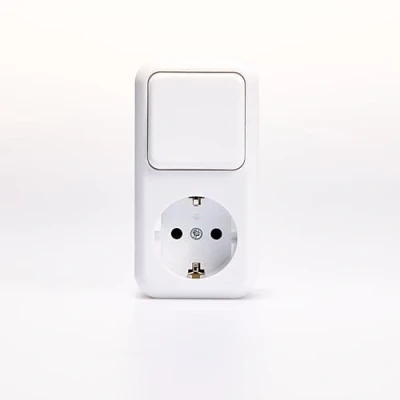 Immagine di MC POWER Combinazione di prese con commutatore da parete Finezza Presa contatto protezione AP 250V/16A, interruttore 250V/10A per interni, bianco