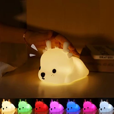 Immagine di SAMLAK Luce Notturna Bambini, Kawaii cervo Lampada per 7 Multicolore LED USB Silicone Ricaricabile Notte, Regalo Neonato Bambina Cameretta Bimba