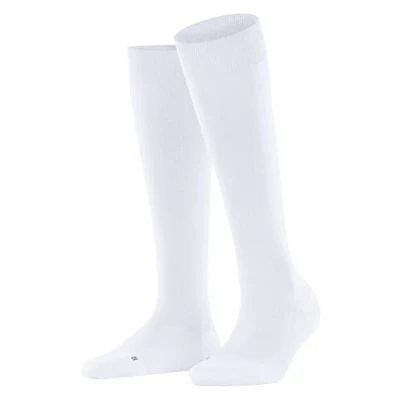 Immagine di FALKE Energizer W KH materiale morbido con compressione 1 paio, Calzini lunghi Donna, Bianco (White 2009) Circonferenza polpaccio W1, 39 40