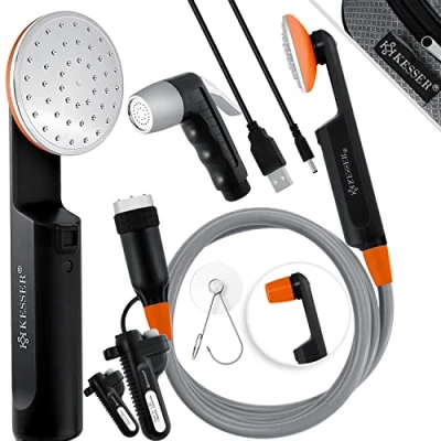 Immagine di KESSER® Doccia da Campeggio a Batteria Pompa Immersione Doccetta 2X al Litio 2200 mAh, Cavo di Ricarica USB, indicata per Campeggio, Giardino, Auto, Esterni, 12V (Schwarz/Orange)