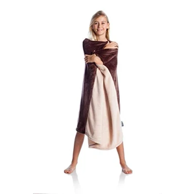 Immagine di Coperta Momonga Brownie indossabile, soffice pile, copre fronte e retro ti permette di camminare ed usare le braccia, dimensioni 80x90 per bambini, Marrone/Beige