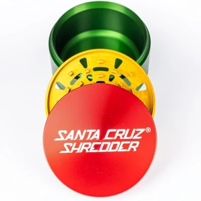 Immagine di Santa Cruz Shredder Jumbo Macinino in metallo zigrinato per una presa più forte, 3 pezzi, 10,2 cm (Rasta)
