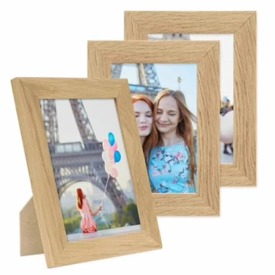 Immagine di PHOTOLINI cornici 10x15 cm legno rovere massiccio, set di 3 larghe, moderne, plexiglass infrangibile, da tavolo o parete, accessori extra per una parete dal look raffinato