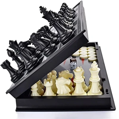 Immagine di OkidSTEM 3 in 1 Magnetico Scacchiera/Backgammon/Dama, Gioco da Viaggio con Tavola Scacchi Pieghevole (Classico)