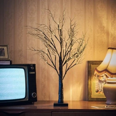 Immagine di Lights4fun Albero Artificiale Illuminato a LED Bianco Caldo Pile con Timer 60 cm Decorazione di Halloween per Interni