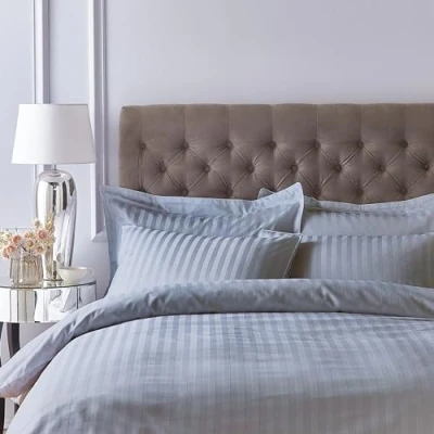 Immagine di Bianca Set copripiumino king size in rasatello di cotone a 200 fili, con federe, grigio argento
