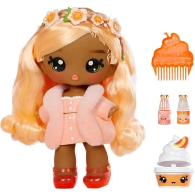 Immagine di YUMMILAND Large Doll and Num Nom Lipgloss Pet Piper Peach e Swirlyboo Bambola profumata con kit di lucidalabbra fai da te Età 4+