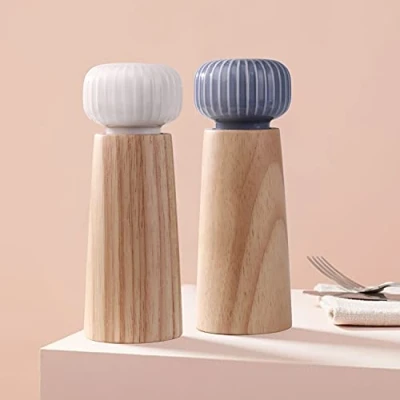 Immagine di HAIPUSEN Macina Sale e Pepe in Legno Ceramica con Macinino Regolabile, 17.5cm (Con Sottobicchiere)
