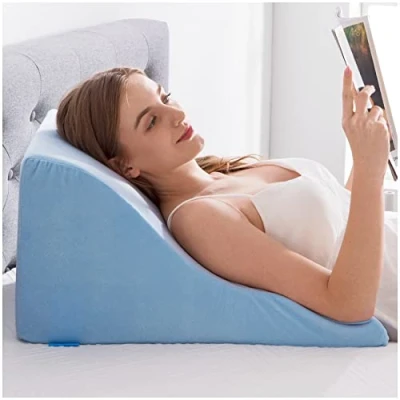 Immagine di NOFFA Cuscini da Lettura a Cuneo in Memory Foam Cuscino Gambe per Letto e Divano Perfetto Il Supporto della Schiena Durante Rilassarsi, Giocare, Leggere o Guardare la TV