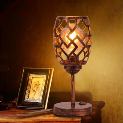 Immagine di TWSXTE E27 lampada da tavolo decorativa, d&#039;atmosfera retrò, in metallo camera letto paralume con interruttore (Lampadina non inclusa)