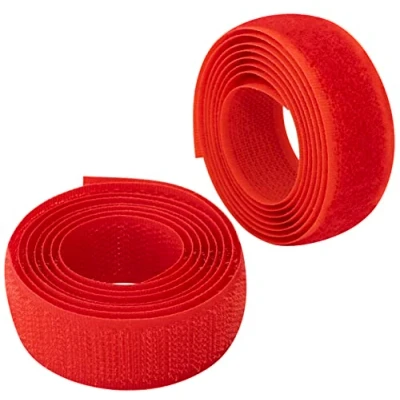 Immagine di Aerzetix C65912 Nastro/rotolo di scratch 20mm 1 metro auto aggrappante organizer/fermacavo striscia aggancio sacchetto indumento cinghia colore: rosso in poliammide e poliestere