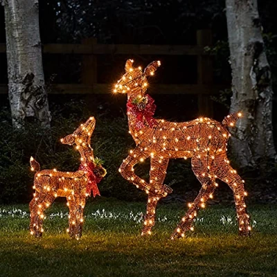 Immagine di Lights4fun Decorazione Duo Cerva e Cerbiatto di Natale in Filo Cotone Marrone con 300 LED Bianchi Caldi per Arredo Esterni