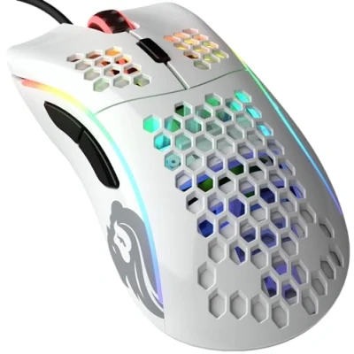 Immagine di Glorious gaming Model D Mouse da wired Superleg. 68 g, a nido d&#039;ape, RGB, ergonomico, sensore Pixart 3360, Omron Switches, piedini in PTFE, 6 tasti Bianco lucido