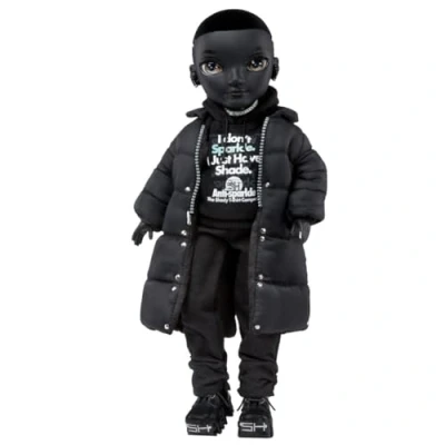 Immagine di Rainbow High Shadow REXX MCQUEEN Bambola alla moda di colore nero con outfit tendenza e oltre 10 accessori gioco colorati Per bambini collezionisti dai 4 anni in su